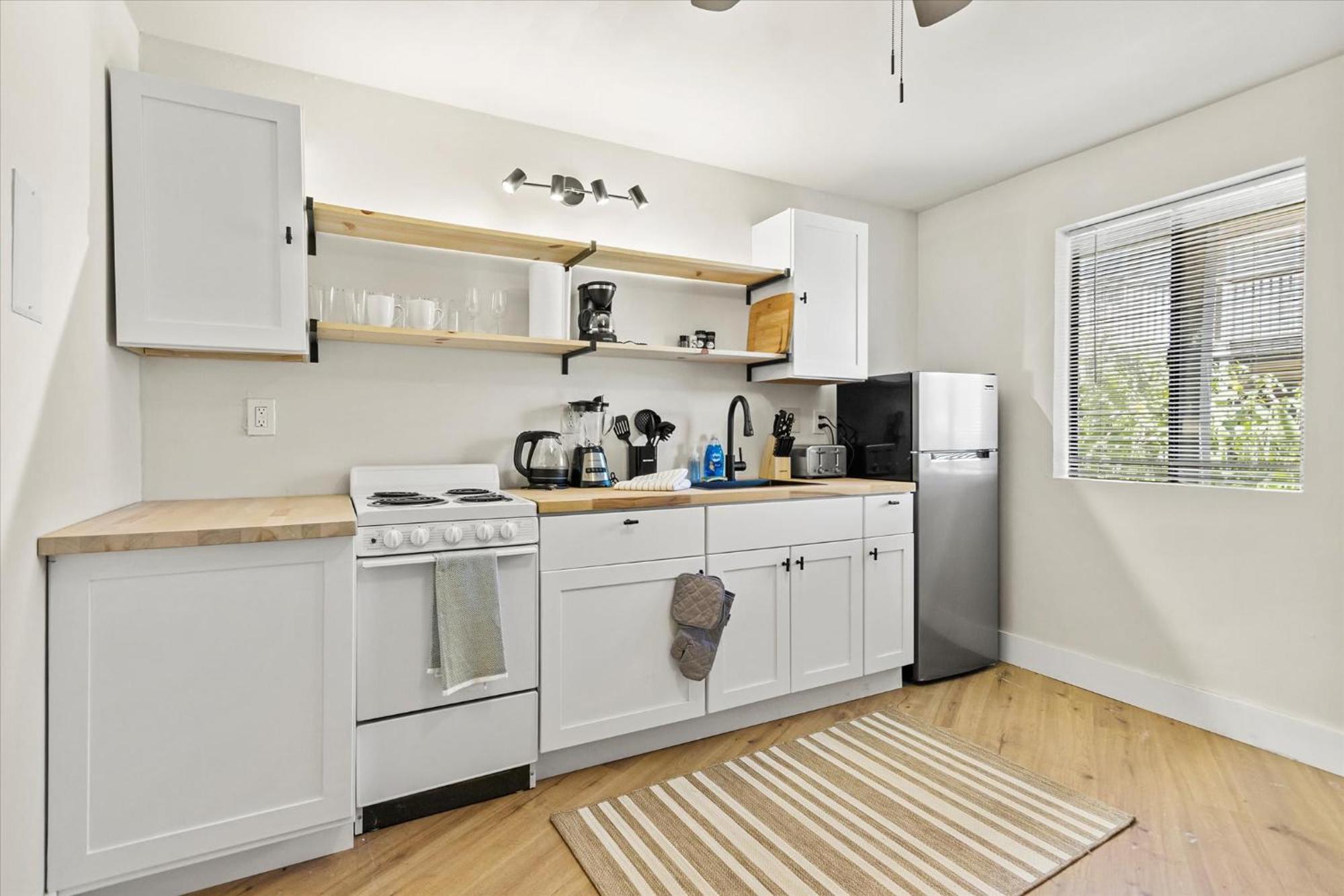 Modern Studio Apartment Near Merrimack Park Гантсвілл Екстер'єр фото