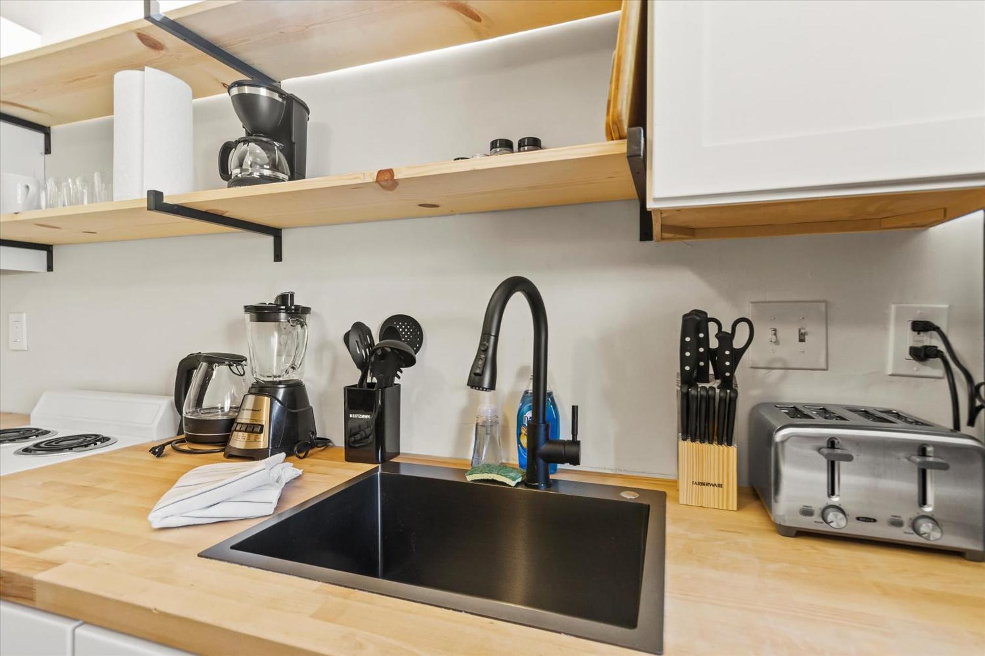 Modern Studio Apartment Near Merrimack Park Гантсвілл Екстер'єр фото